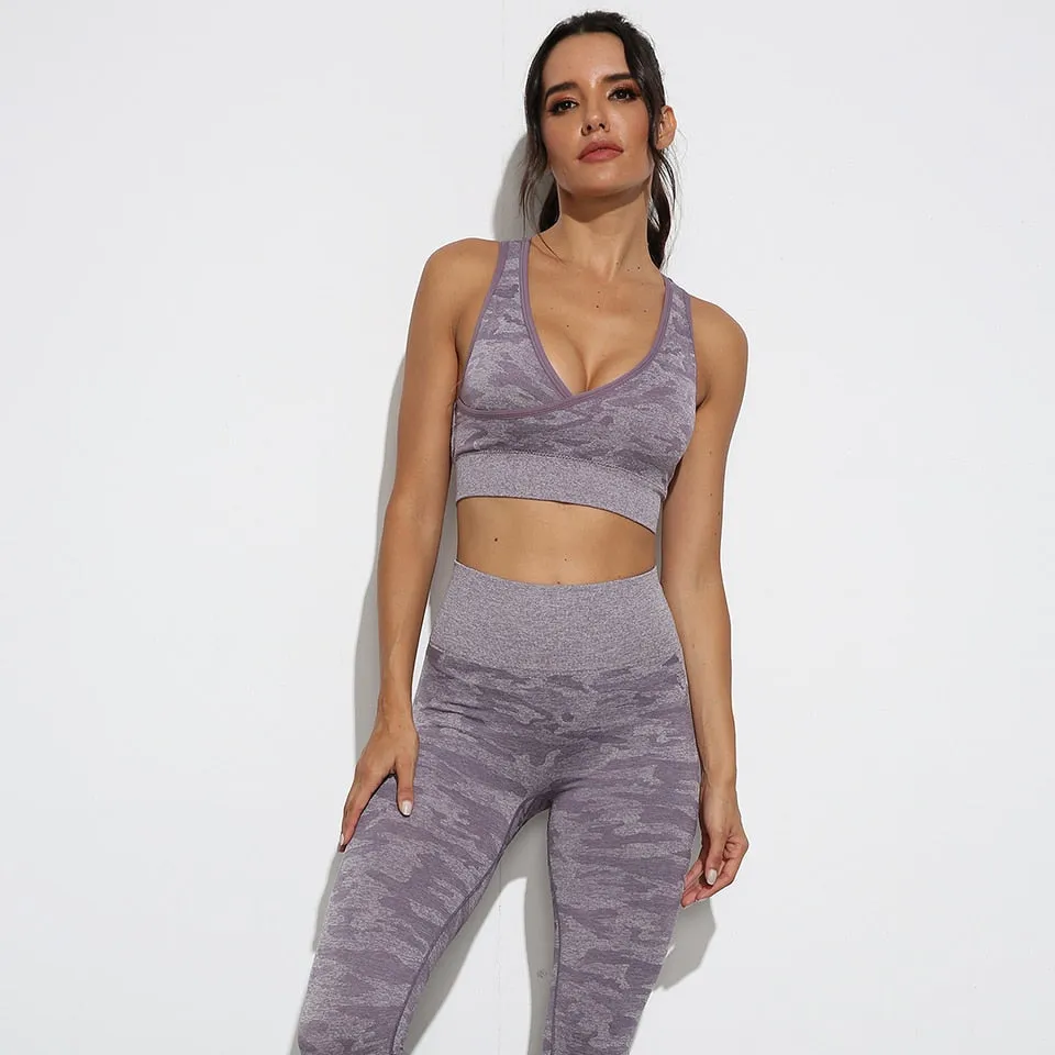 Breathable Athletic Crop Top With Padded Closure