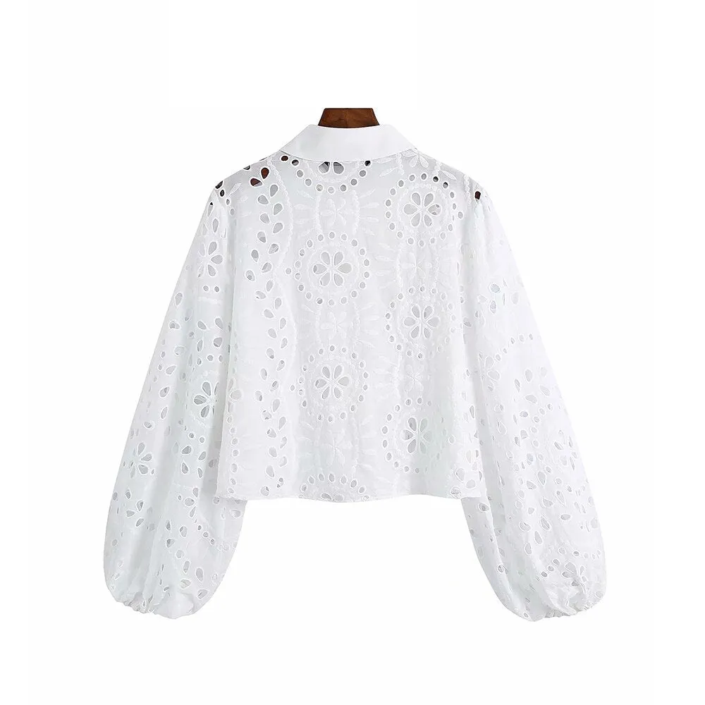 HOLLOW OUT CROPPED BLOUSE