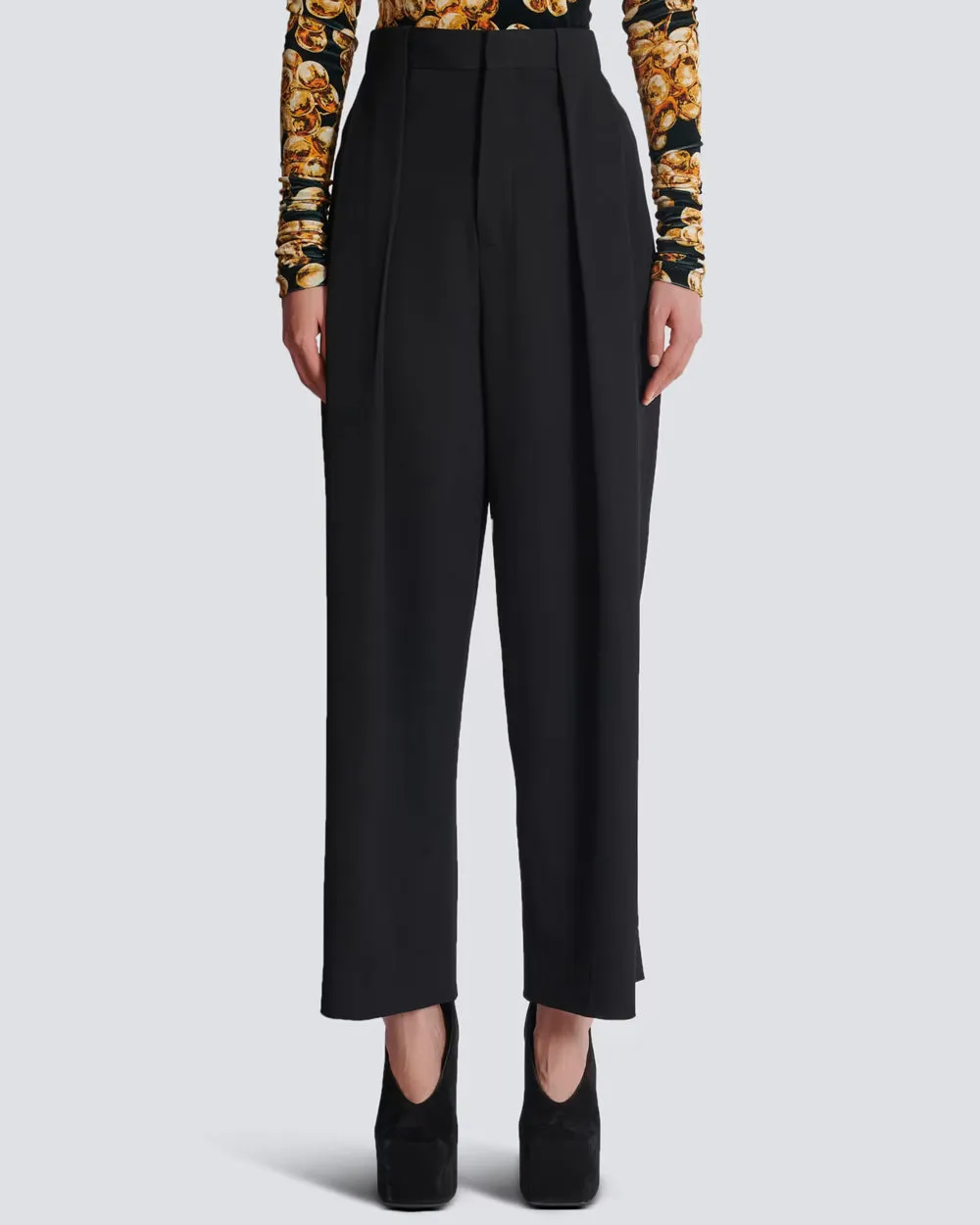 Noir Pleated Grain de Poudre Pant