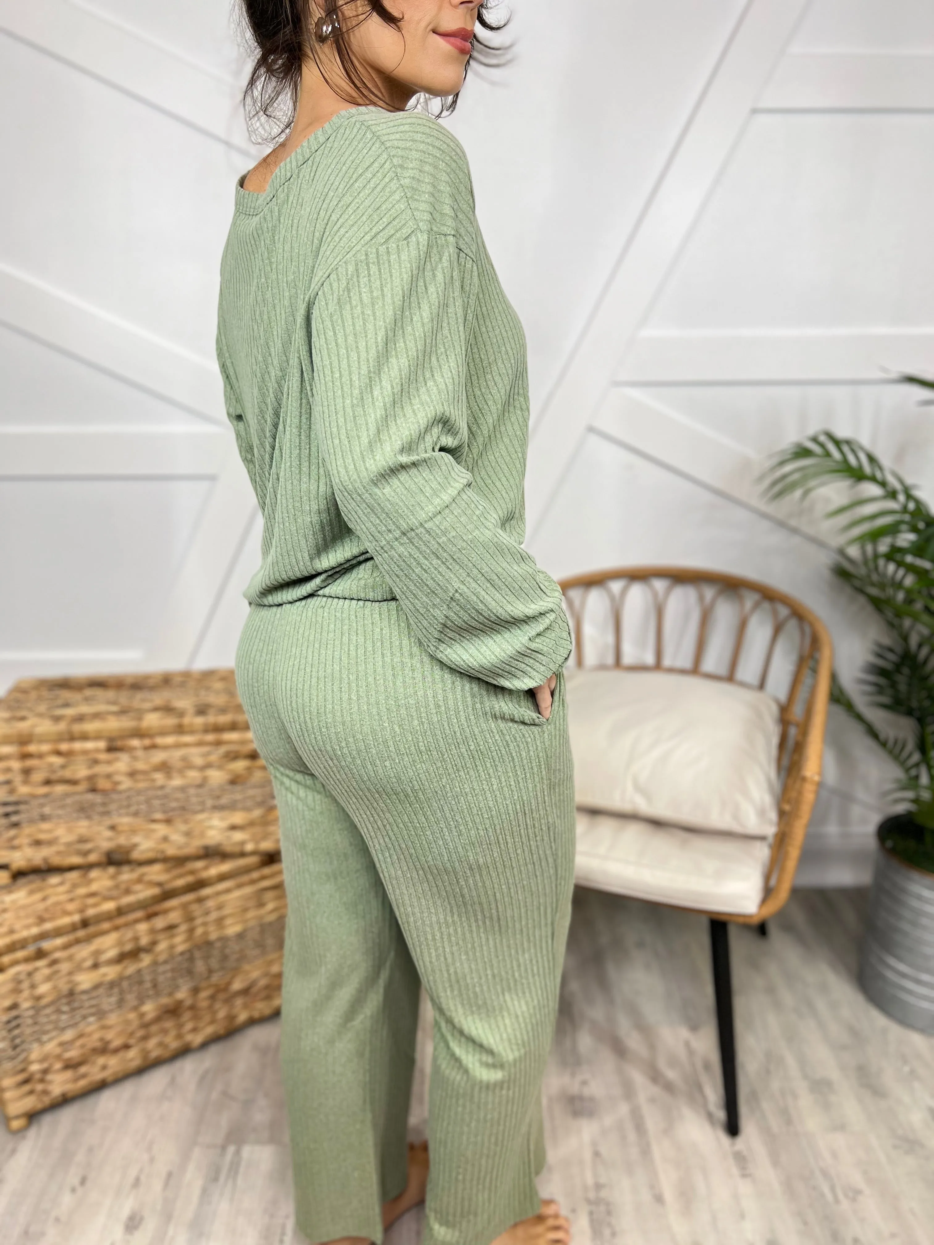 Snug Wide Leg Pants